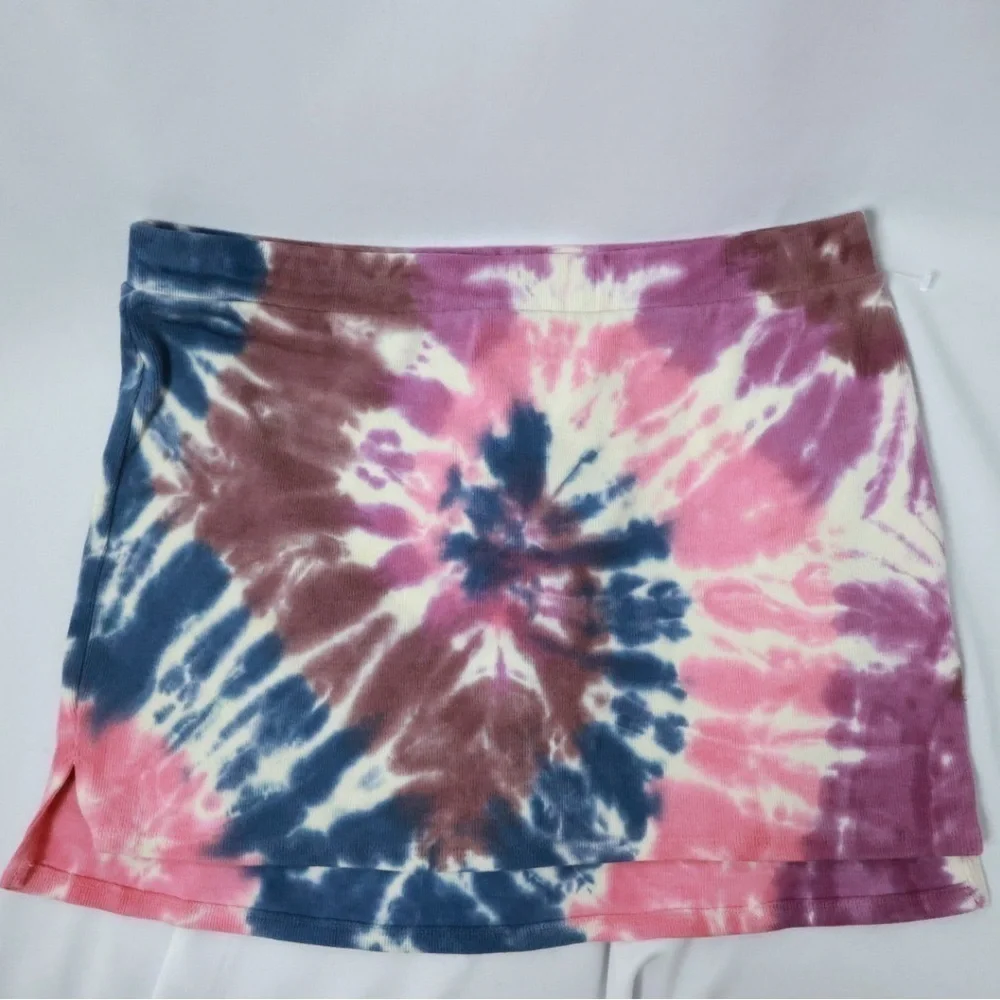 Lovers and Friends Angela Mini Skirt in Hot Tie Dye, size Large